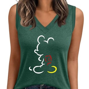 Camiseta de tirantes sencilla con cuello en V de Mickey Disney, camiseta con cabeza de ratón de Disney, camiseta de viaje a Disneyworld, camiseta con castillo de Disney, camiseta de tirantes de verano imagen 11