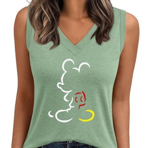 Camiseta de tirantes sencilla con cuello en V de Mickey Disney, camiseta con cabeza de ratón de Disney, camiseta de viaje a Disneyworld, camiseta con castillo de Disney, camiseta de tirantes de verano imagen 9