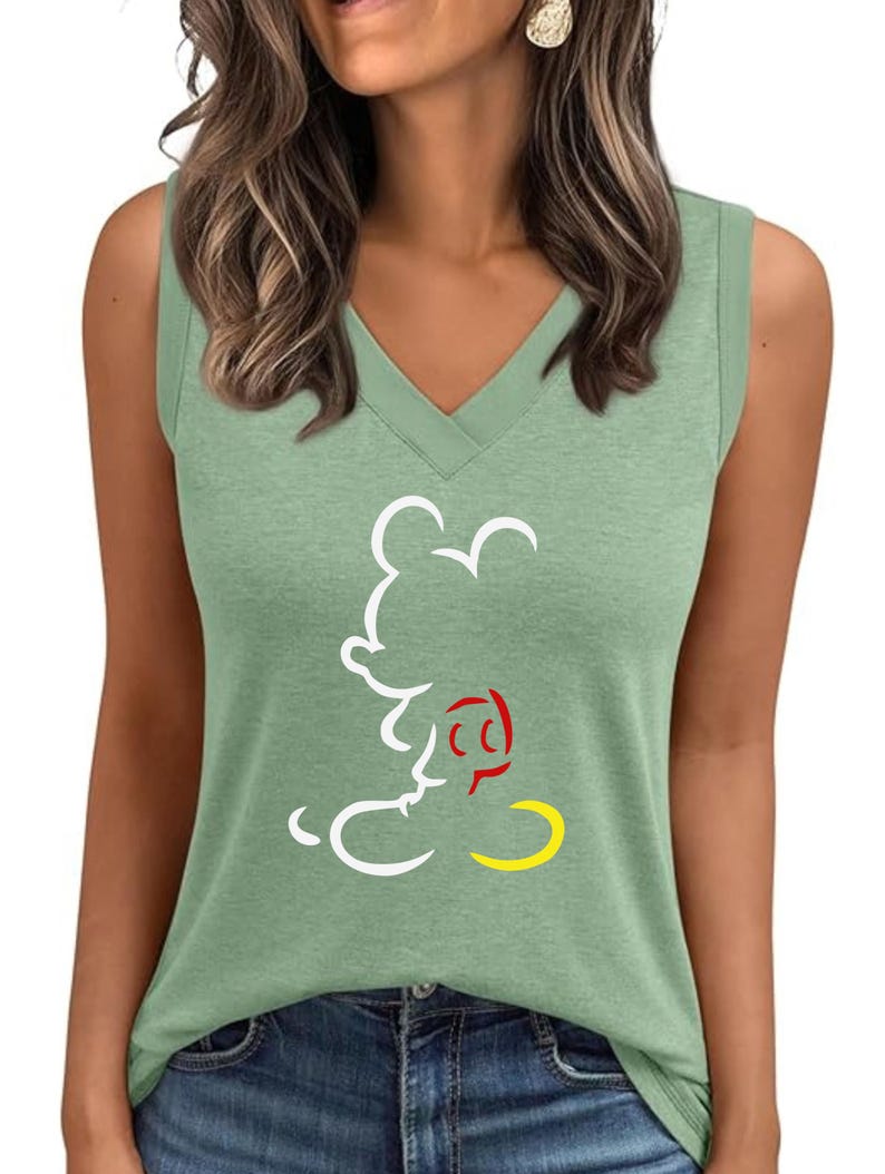 Camiseta de tirantes sencilla con cuello en V de Mickey Disney, camiseta con cabeza de ratón de Disney, camiseta de viaje a Disneyworld, camiseta con castillo de Disney, camiseta de tirantes de verano imagen 9