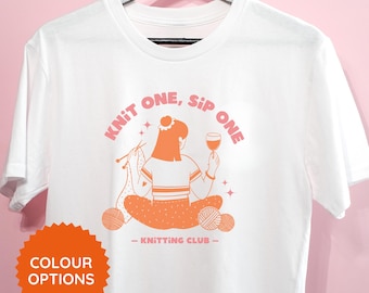 T-shirt with knitting illustration – Gift for knitters & wine drinkers – Funny knitting shirt – Handicraft motif Customizable