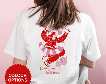 Cotton shirt with knitting illustration – Gift for knitters & knitting enthusiasts – Funny knitting shirt – Handicraft motif