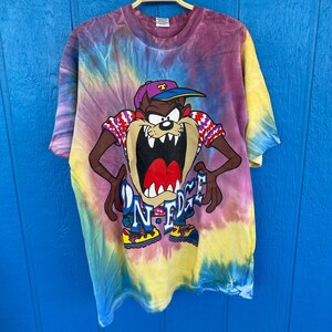 Camisa vintage de Taz Tye Dye XL, fabricada en EE. UU., On the Edge HipHop Looney Tunes