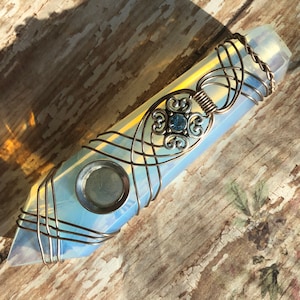 Opalpipa, specialanpassad pipa, glaspipa, chakrapipa, rökpipa i glas, chakragåva, reikihealing, metafysisk, ceremoniell pipa, söt pipa