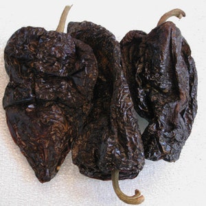 100 Organic Ancho Grande Mulato Poblano Chili Pepper Seeds (Capsicum annuum)