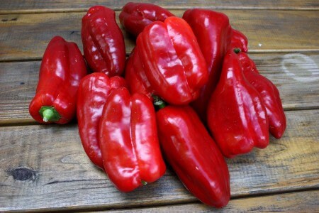 thumbnail image 2 of Organic Kurtovszka Kápia Sweet Pepper 100 Seeds - Non-GMO 2 of 14