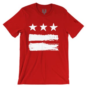 Camiseta com a bandeira de Washington D.C. - Camiseta de algodão com estampa desgastada de estrelas e listras