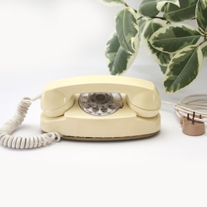 Vintage Bell System Princess Rotary Dial Telephone 1960's