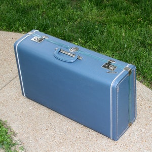 Rare 1950's Blue Suitcase with Retro Lining By Wayfarer with Key VGC!