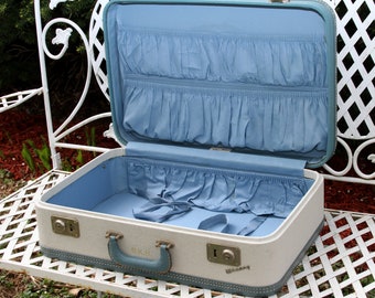 Vintage Wheary "Miss Chic" Suitcase Blue & White Hard Shell MCM Luggage