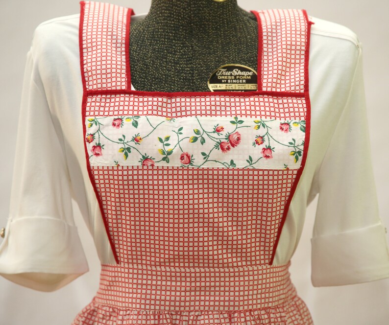 vintage aprons with pockets