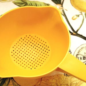 Vintage Yellow Tupperware Colander/Strainer 1200-4