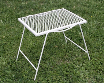 Vintage Russell Woodard White Wrought Iron Mesh Top Patio Side Table Indoor Outdoor VGC!