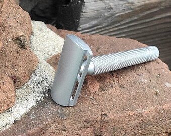 Stando Mara Safety Razor