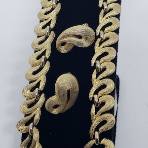 1960s MONET Golden Elegant Classic Necklace and Earrings Set