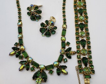 1960s "JULIANA" by DeLizza & Elster Amazing Necklace, Bracelet, Earrings Green Goddess Set