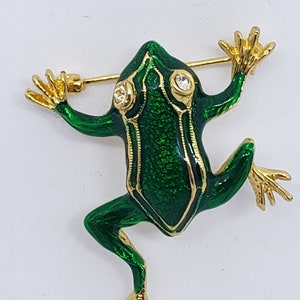 Vintage Enameled Frog Pin