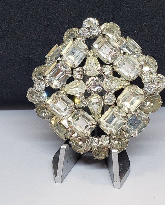 1940s WEISS Rhinestone Brooch