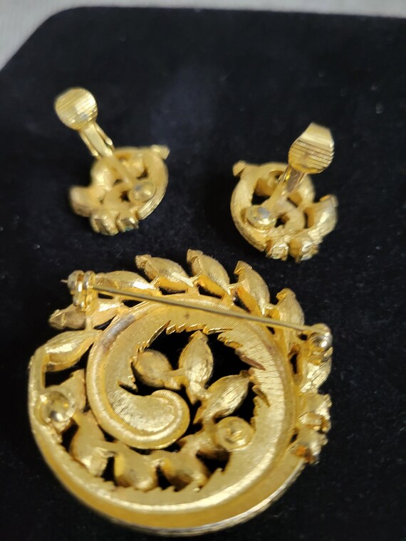 Vintage 60s Brooch and Earrings Golden and Hemati… - image 6