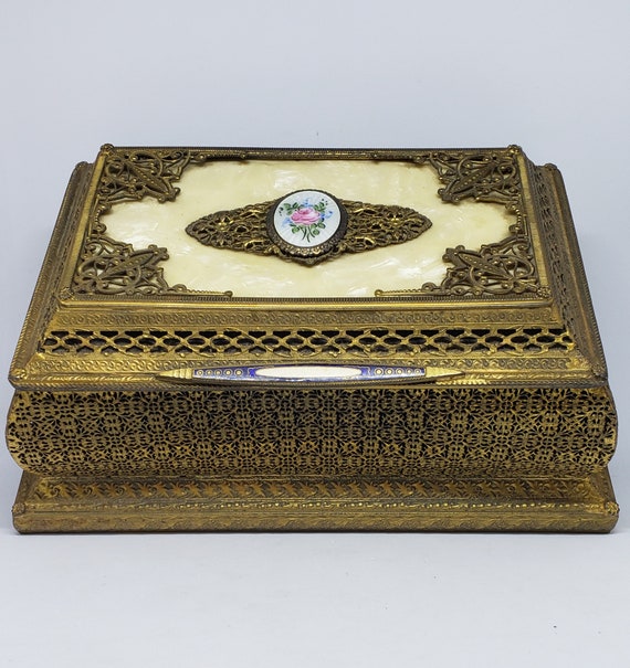 Large Vintage 50s Filigree Dresser Box/Jewelry Bo… - image 1