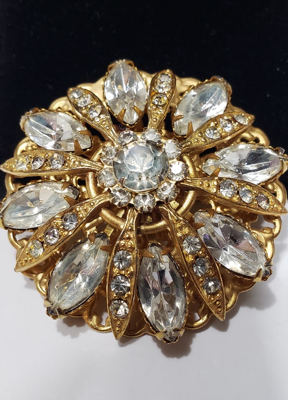 Old Hollywood Glitz and Glam Vintage Brooch BEAUT… - image 3
