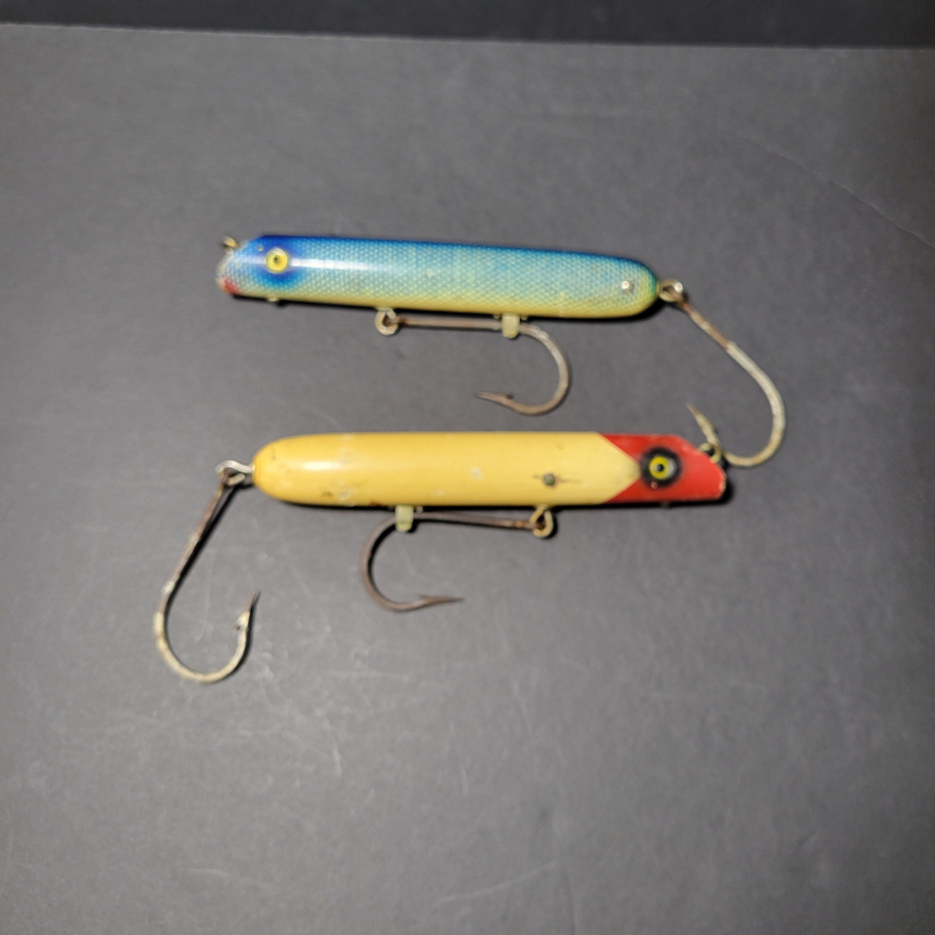 RARE – HARDY “SPINTAC” SALMON TACKLE BOX + COLLECTION ASSORTED HARDY LURES  ETC – Vintage Fishing Tackle