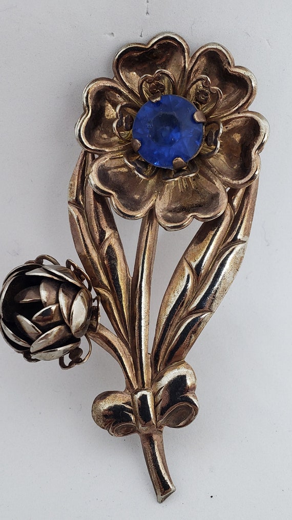 Flower Brooch 1940s Metal Unique and Fabulous Vint