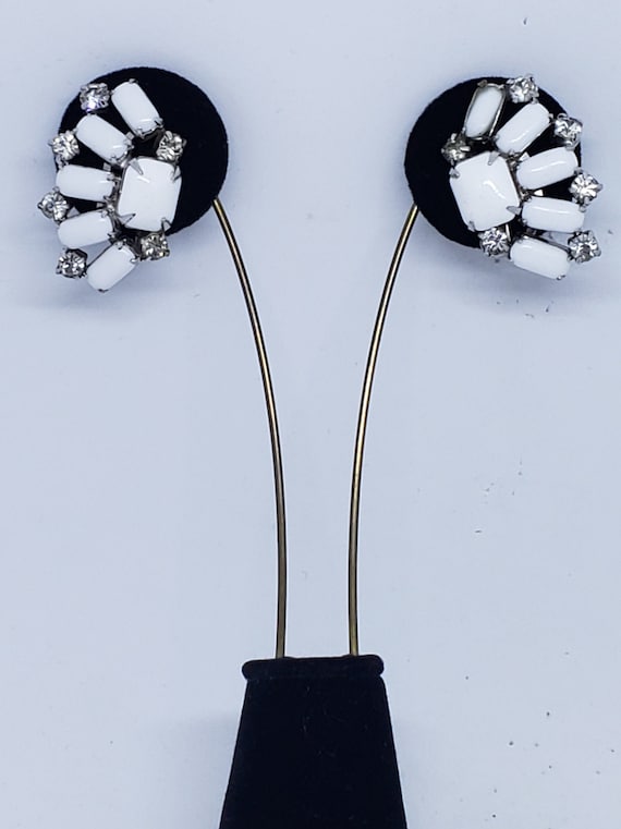 Classic 50's Clip-On Earrings