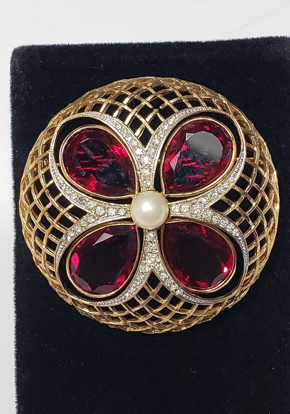 60s Vintage Royal Style Brooch FABULOUS LOOK!