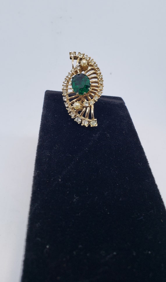 Classy and Elegant Emerald Green Brooch/Pin Prong-