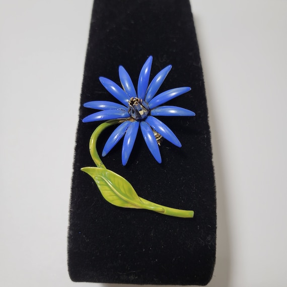 60s Flower Power Enamel Pin