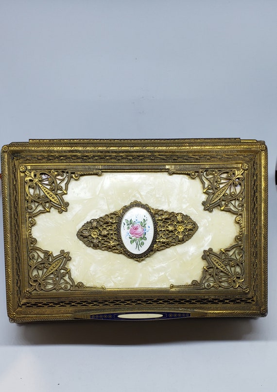 Large Vintage 50s Filigree Dresser Box/Jewelry Bo… - image 2