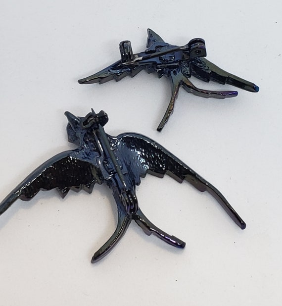 Vintage Pair of Scatter Pins Iridescent Birds Cir… - image 3