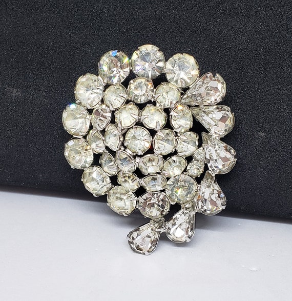 Signed WEISS Old Hollywood Big Rhinestone Brooch … - image 1