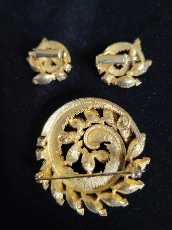 Vintage 60s Brooch and Earrings Golden and Hemati… - image 5