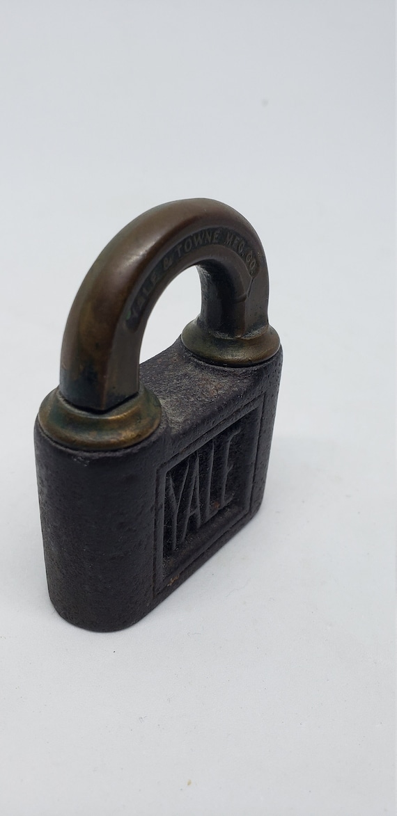 Antique Yale & Towne Padlock ST. Catharines Ontario No Key Circa