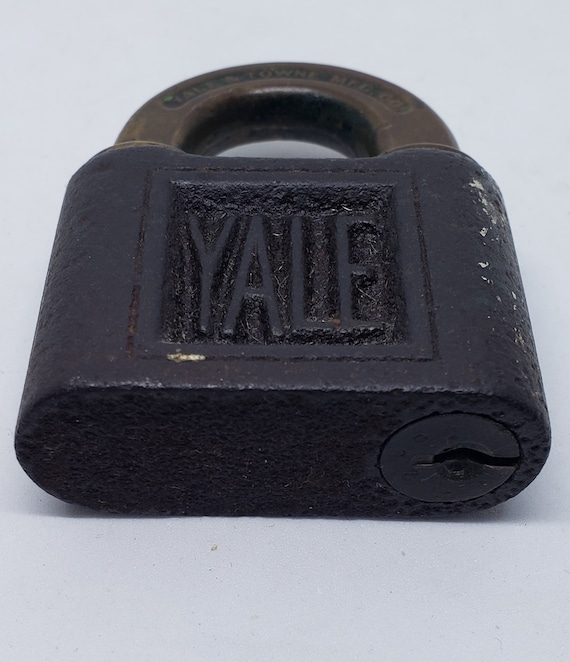 Antique Yale & Towne Padlock ST. Catharines Ontario No Key Circa
