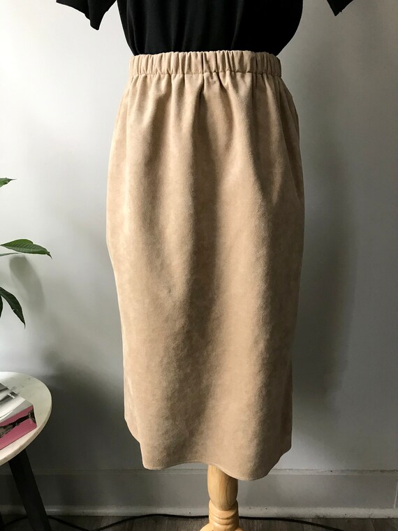 Vera Maxwell Tan Ultra Suede Skirt / Size M / San… - image 2
