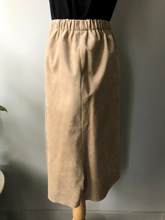 Vera Maxwell Tan Ultra Suede Skirt / Size M / San… - image 5