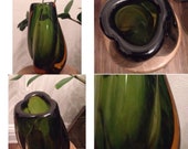 AMAZING 1950s green hand blown 12 inch in height Murano quot tulip quot Vase