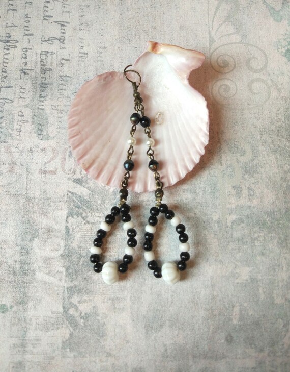 Black white loops Art Nouveau earrings lightweight long beaded oval dangle minimalist design geometric style simple color modern jewelry