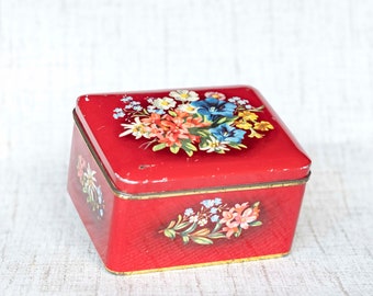 Antique Red Square Can // Flowers // Koninklijke Verkade Fabrieken N.V. // Zaandam - Holland // Good Vintage Lifestyle