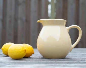 Pastel yellow water jug 1.7 liter // Summer juice carafe // Italian ceramics