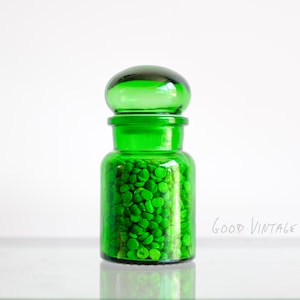 Vintage emerald green glass apothecary jar – made in Belgium