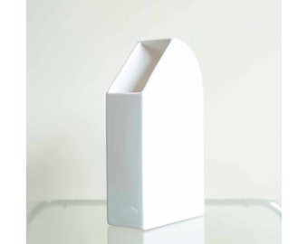 Special Art Deco vase // White asymmetrical ceramic // Square round