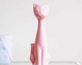 Vintage pink ceramic cat figurine – tall retro kitty home decor – glazed animal statue – 1980s kitsch collectible