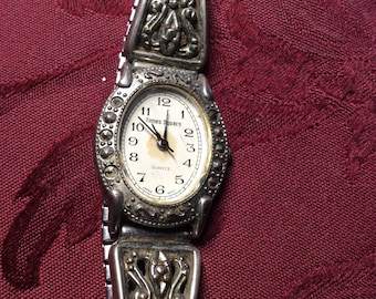 Vintage, Times Square, Quartz, Silver, Analog, Wrist Watch, Metal Bracelet Band, Costume Jewelry