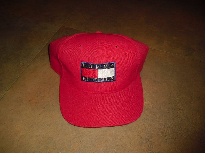 tommy hilfiger red hat