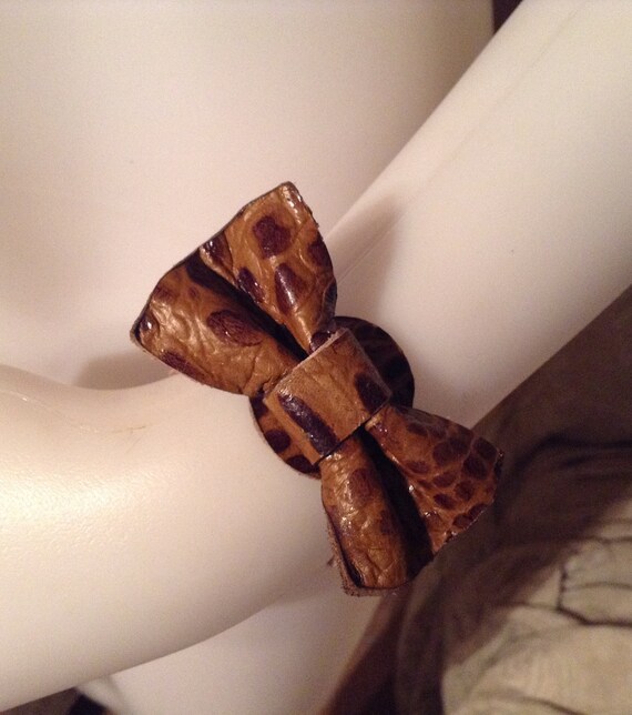 Croc leather bow bracelet