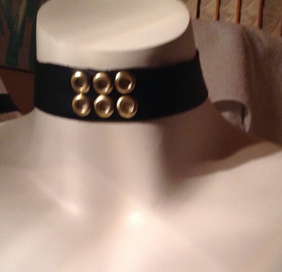 Diane, leather eyelet choker