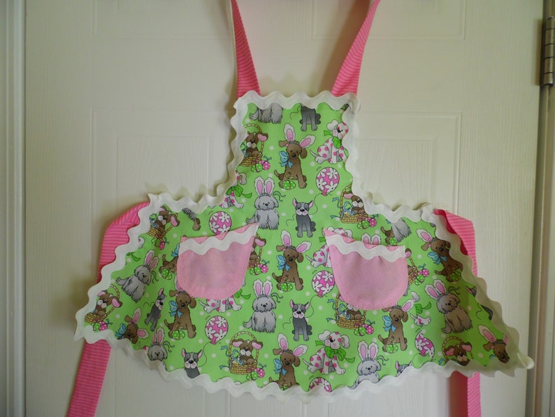 Girl/'s Easter apron in 3 sizes